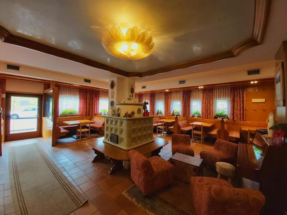 Albergo Scoiattolo 팔카데 외부 사진