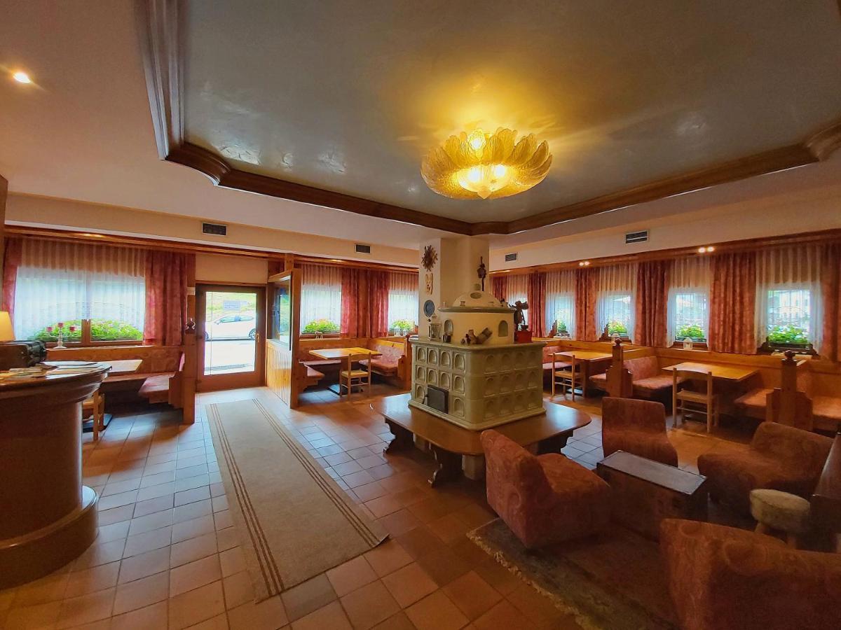 Albergo Scoiattolo 팔카데 외부 사진