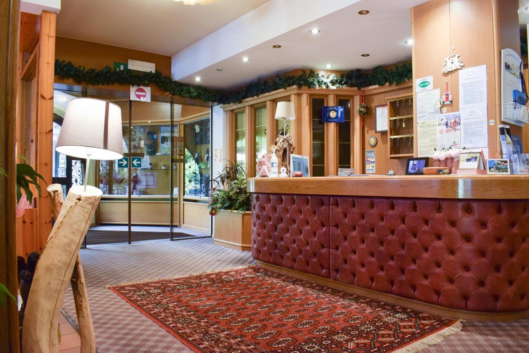 Albergo Scoiattolo 팔카데 외부 사진