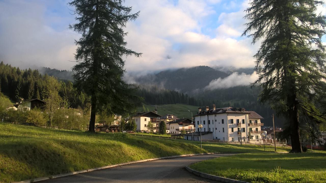 Albergo Scoiattolo 팔카데 외부 사진
